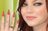 Play Emma stone manicure