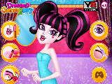Play Draculaura chic makeover
